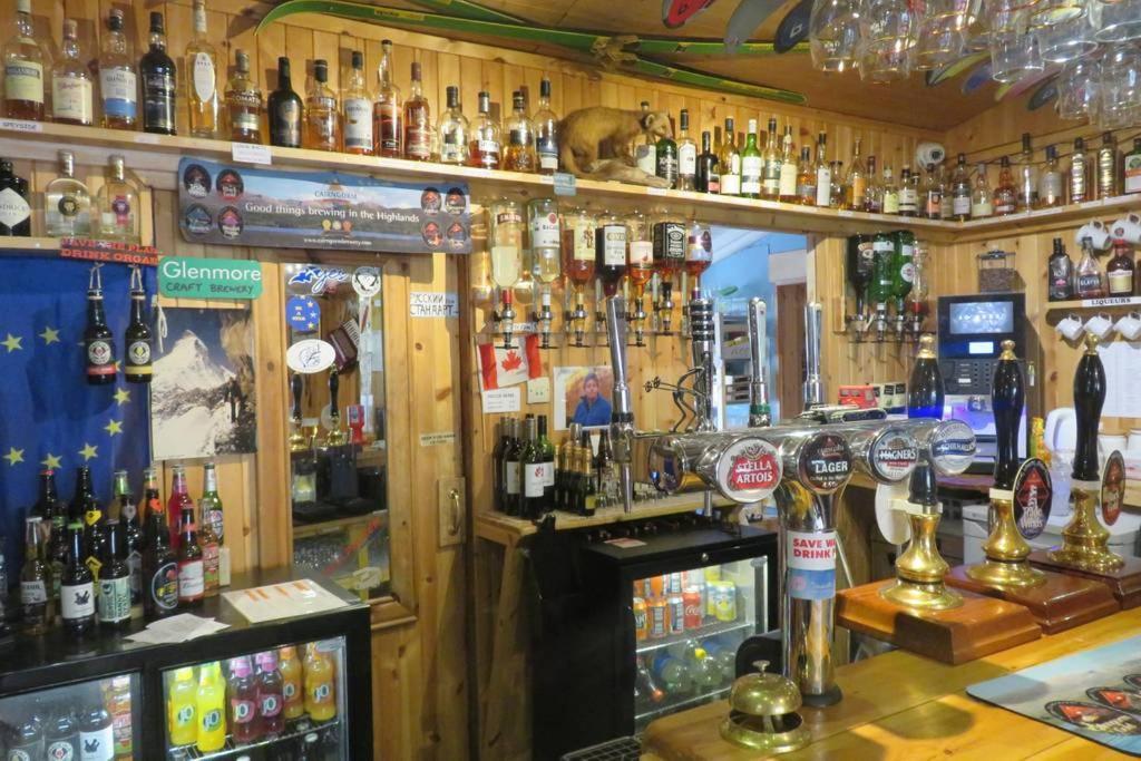 Pine Marten Bar Glenmore Pods Aviemore Dış mekan fotoğraf